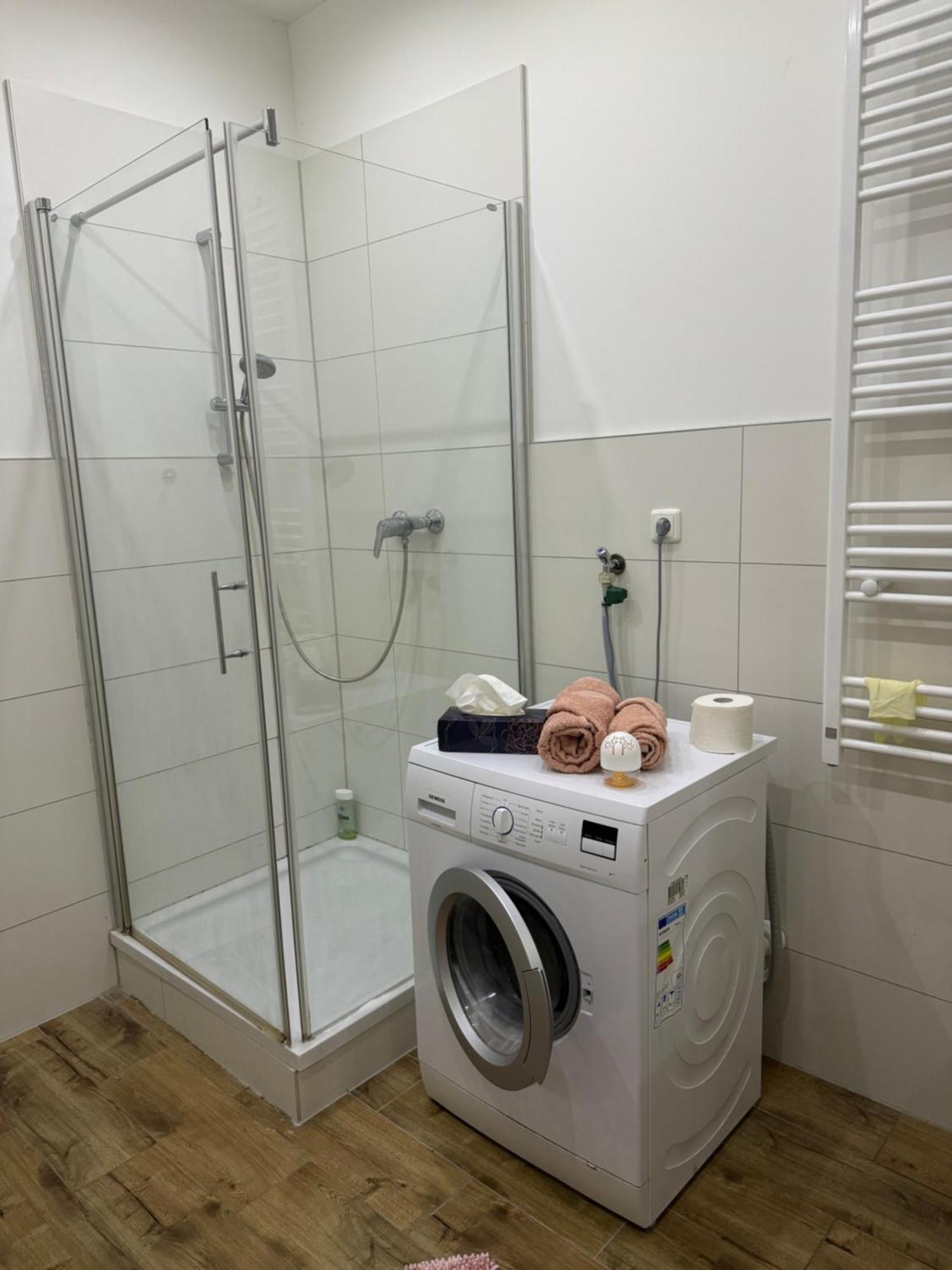 Luxurioese Wohnung Mit Eigenem Garten アウグスブルク エクステリア 写真